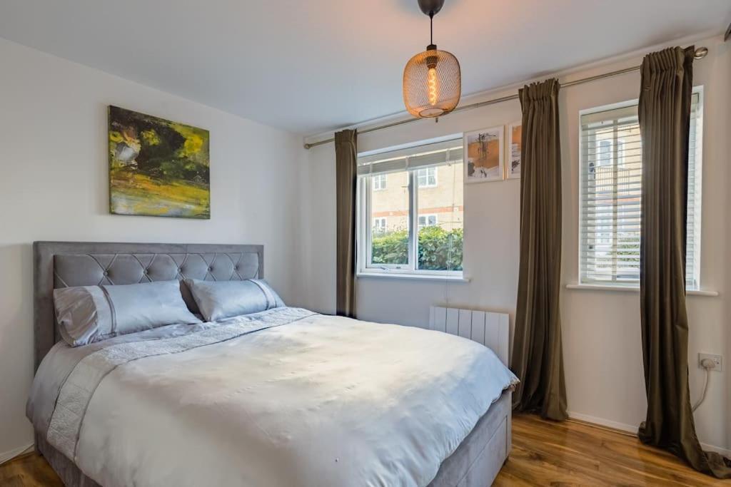Bright &Spacious One Bedroom Flat Off Canary Wharf Londres Extérieur photo