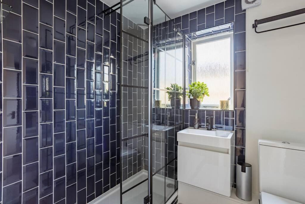 Bright &Spacious One Bedroom Flat Off Canary Wharf Londres Extérieur photo